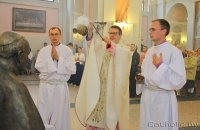 Два розныя Папы, якія нясуць важную вестку Касцёлу: у Мінску адбылася Імша падзякі за кананізацыю Яна Паўла ІІ Два розныя Папы, якія нясуць важную вестку Касцёлу: у Мінску адбылася Імша падзякі за кананізацыю Яна Паўла ІІ